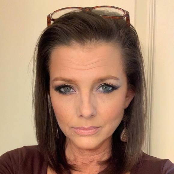 Meet your Posher, Andrea - Picture 1 of 1